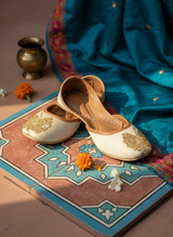 Zohra - White Khussa