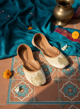 Zohra - White Khussa