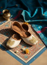 Zohra - White Khussa