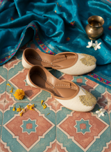 Zohra - White Khussa
